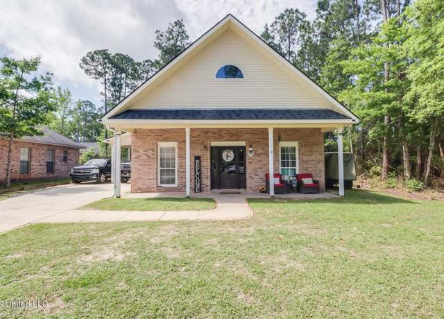 Property at 737 Ieke Cir, Diamondhead, MS 39525, 3 beds, 2 baths