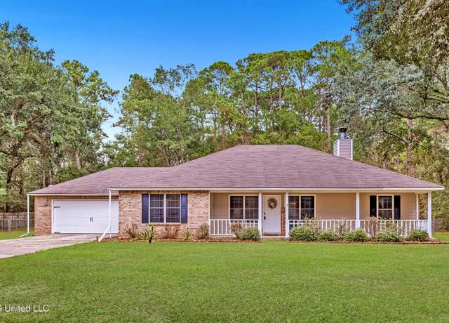 Property at 1400 Ash St, Ocean Springs, MS 39564, 3 beds, 2 baths