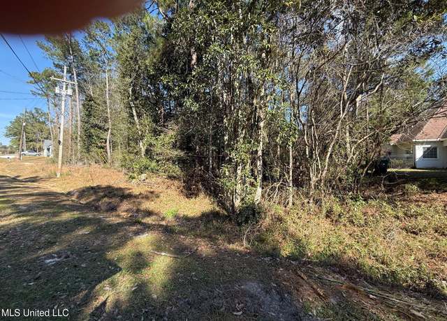 Property at 94176 Bayou Dr, Diamondhead, MS 39525