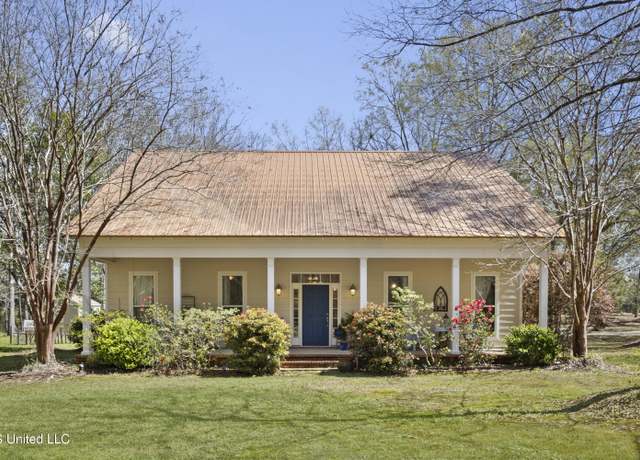 Property at 4809 Ashmore Dr, Vancleave, MS 39565, 3 beds, 3.5 baths