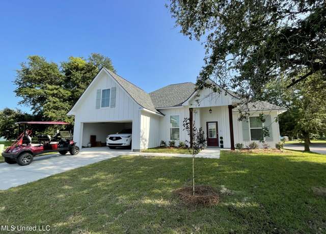 Property at 409 Thomas Shields Blvd, Bay Saint Louis, MS 39520, 3 beds, 2 baths