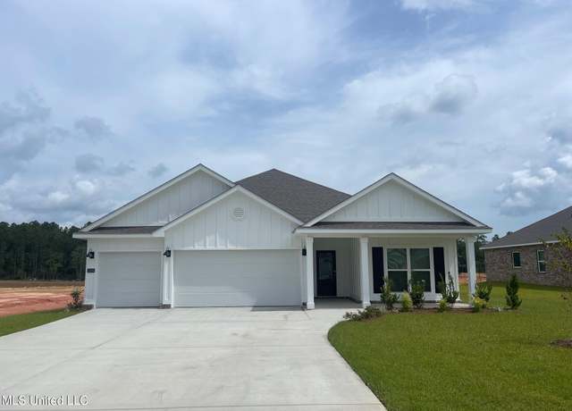Property at 17050 River Hills Dr, Gulfport, MS 39503, 4 beds, 3 baths
