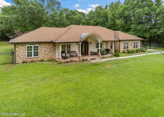 Property at 7446 Lazy Acres Rd, Pass Christian, MS 39571, 4 beds, 3.5 baths