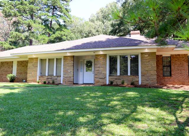 Property at 142 Dorchester Ct, Brandon, MS 39047, 4 beds, 2 baths