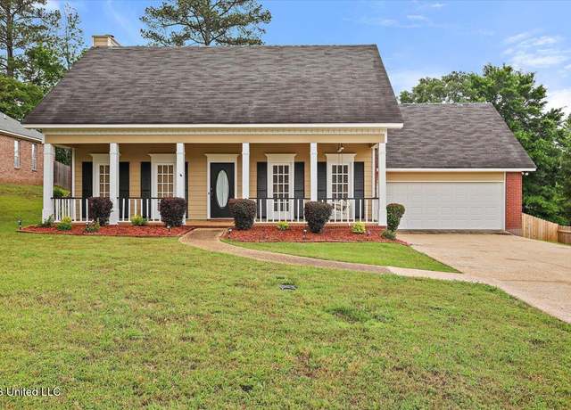 Property at 102 Parkview Ln, Brandon, MS 39047, 3 beds, 2.5 baths