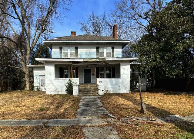 Property at 511 W 2nd St, Clarksdale, MS 38614, 4 beds, 2.5 baths