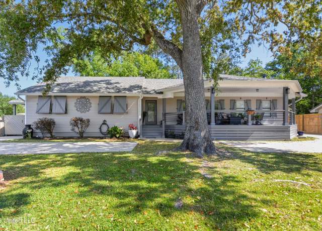 Property at 513 Vine Cir, Bay Saint Louis, MS 39520, 3 beds, 2 baths