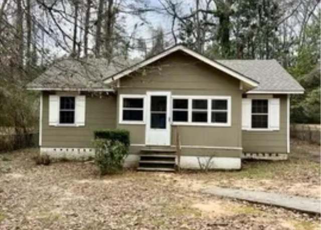 Property at 2206 N 3rd Ave, Laurel, MS 39440, 2 beds, 1 bath