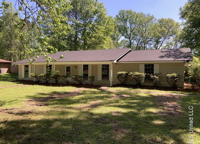 Property at 146 Chasewood Dr, Jackson, MS 39212, 4 beds, 2 baths