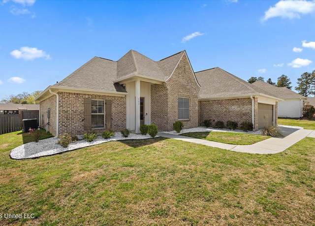 Property at 103 Hampstead Dr, Madison, MS 39110, 3 beds, 2 baths