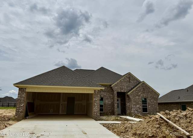 Property at 129 Southern Oak Way, Canton, MS 39046, 3 beds, 2 baths