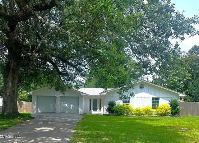 Property at 7 Villa Cove Dr, Gulfport, MS 39507, 3 beds, 2 baths