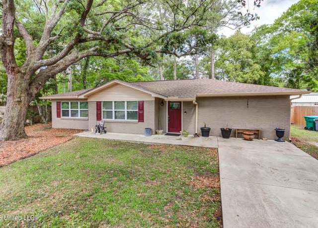 Property at 450 Whispering Pine Dr, Ocean Springs, MS 39564, 3 beds, 1.5 baths