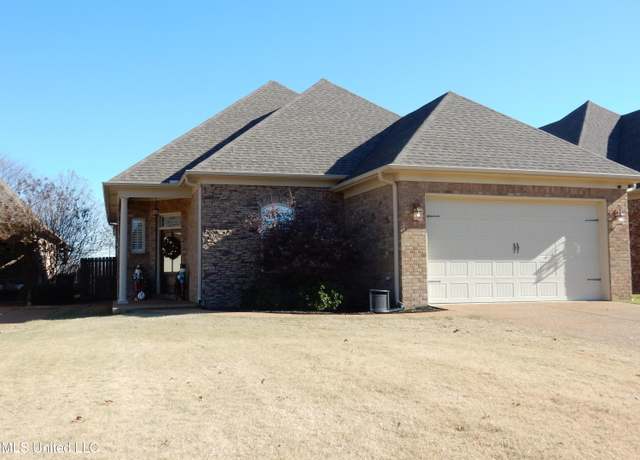 Property at 110 Claire Cv, Senatobia, MS 38668, 3 beds, 2 baths