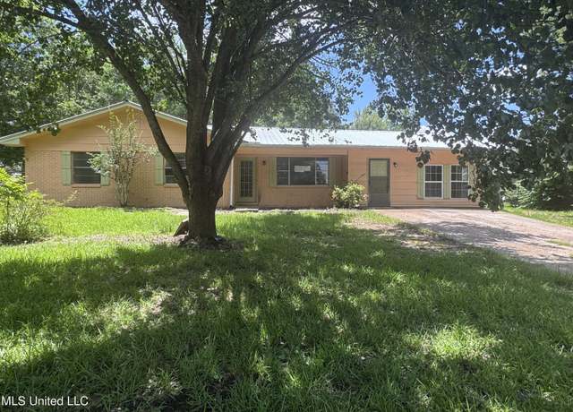 Property at 308 Rollingwood Ave, Brandon, MS 39042, 3 beds, 2 baths