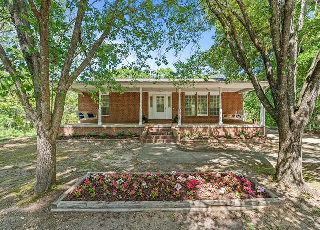 Property at 1017 Seventh St, Wesson, MS 39191, 3 beds, 3 baths