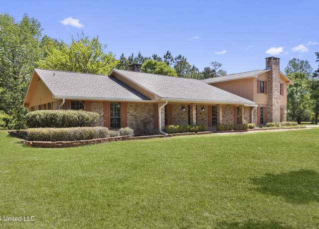 Property at 1410 Bay Ridge Dr, Gautier, MS 39553, 4 beds, 3 baths