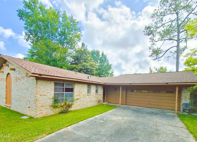 Property at 1302 Chalmette Ave, Ocean Springs, MS 39564, 3 beds, 2 baths
