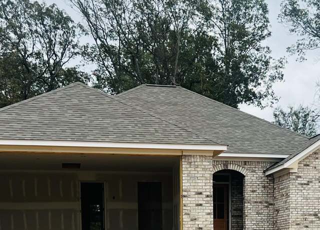 Property at 225 Hemingway Cir, Canton, MS 39046, 3 beds, 2 baths