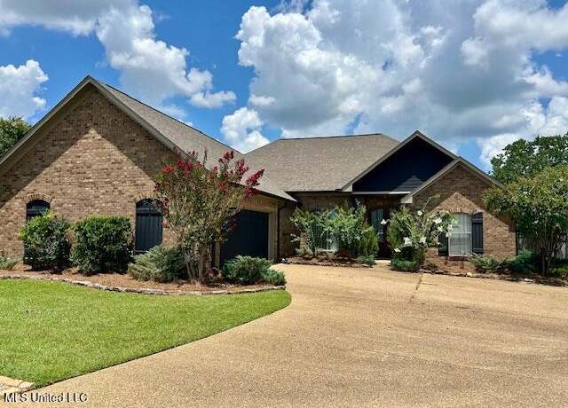 Property at 2006 Estates Cv, Pearl, MS 39208, 3 beds, 2 baths