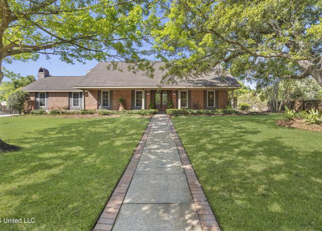 Property at 2629 Park View Dr, Biloxi, MS 39531, 3 beds, 3 baths