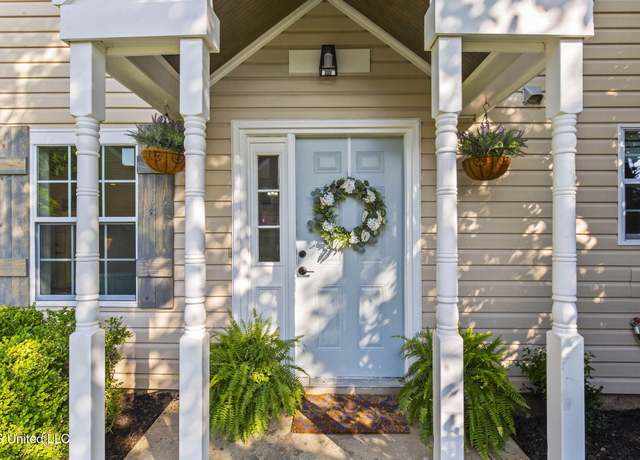 Property at 857 Harbor Bend Dr, Brandon, MS 39047, 2 beds, 1.5 baths