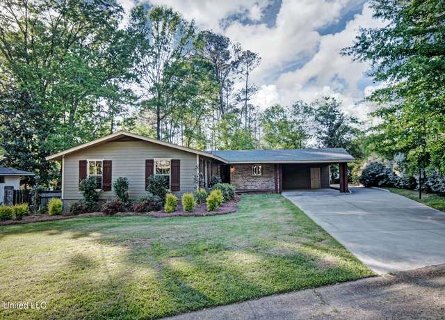Property at 139 Chippewa Cir, Jackson, MS 39211, 4 beds, 3.5 baths