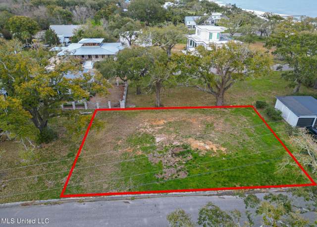 Property at 103 E Azalea Dr, Long Beach, MS 39560