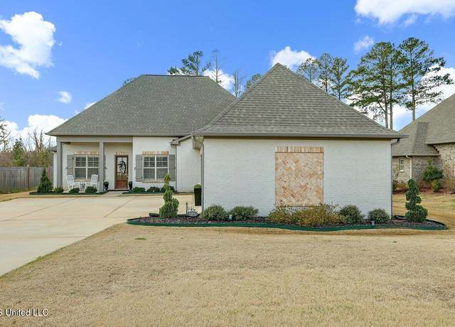 Property at 123 Freeland Ln, Clinton, MS 39056, 4 beds, 3 baths