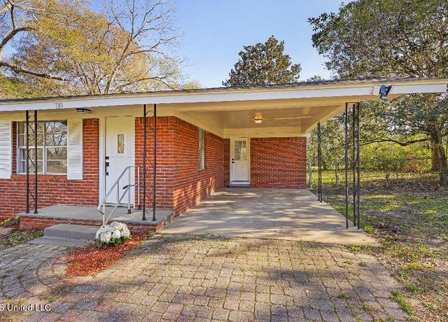 Property at 700 E Bond Ave, Wiggins, MS 39577, 3 beds, 1 bath