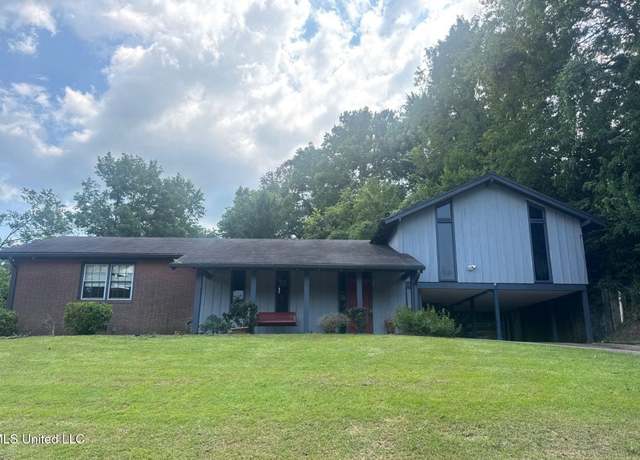 Property at 135 Mcauley Dr, Vicksburg, MS 39183, 4 beds, 2 baths