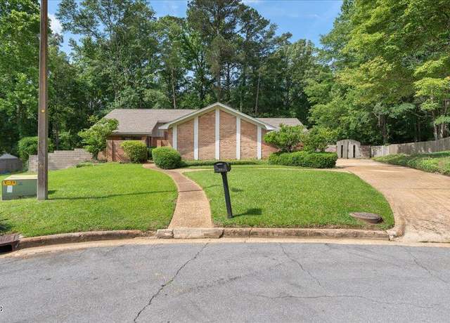 Property at 555 Rusk Dr, Brandon, MS 39047, 4 beds, 2.5 baths