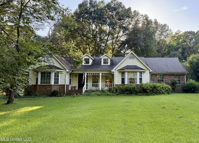 Property at 319 W Sweetwater Rd, Byhalia, MS 38611, 3 beds, 2.5 baths