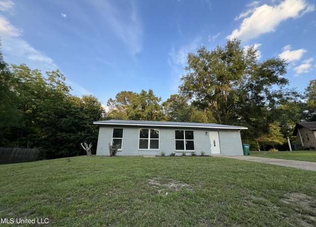 Property at 2112 Woodside Dr, Gautier, MS 39553, 3 beds, 1 bath