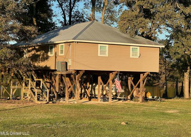 Property at 3021 Deerfield Rd, Yazoo City, MS 39194, 3 beds, 2 baths
