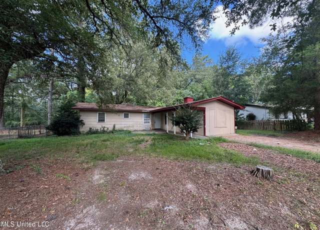 Property at 403 Queen Julianna Ln, Jackson, MS 39209, 4 beds, 1.5 baths