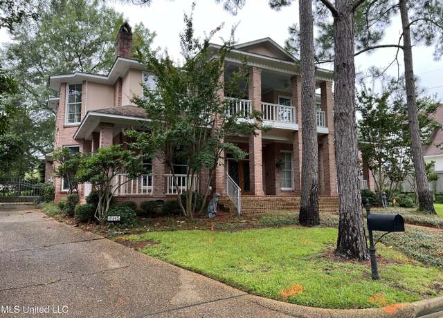 Property at 1415 Highland Park Dr, Jackson, MS 39211, 4 beds, 3.5 baths