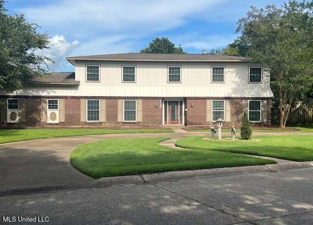 Property at 712 Eastwood Dr, Pascagoula, MS 39567, 5 beds, 3.5 baths