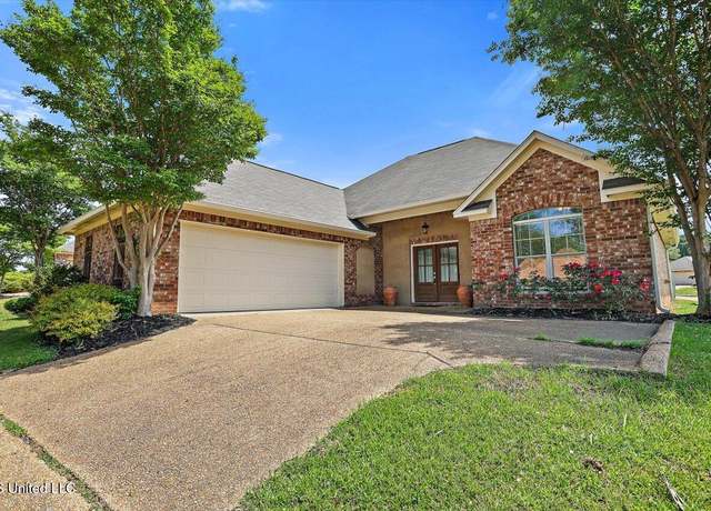 Property at 616 Huntington Dr, Brandon, MS 39047, 3 beds, 2 baths