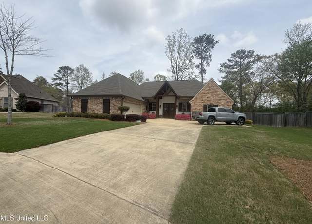Property at 122 Rosemont Dr, Brandon, MS 39042, 4 beds, 2.5 baths