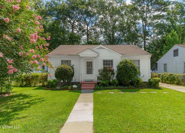 Property at 318 S 13th Ave, Hattiesburg, MS 39401, 3 beds, 2 baths