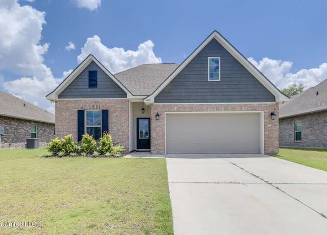 Property at 18075 Evergreen Dr, Gulfport, MS 39503, 4 beds, 3 baths