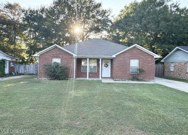 Property at 1725 Dolphin Dr, Gautier, MS 39553, 4 beds, 2 baths