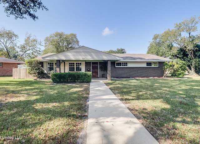 Property at 4117 Washington Ave, Gulfport, MS 39507, 3 beds, 2 baths