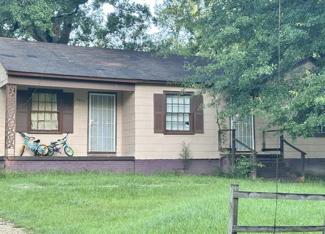 Property at 2823 Fairhill Dr, Jackson, MS 39212, 3 beds, 1 bath