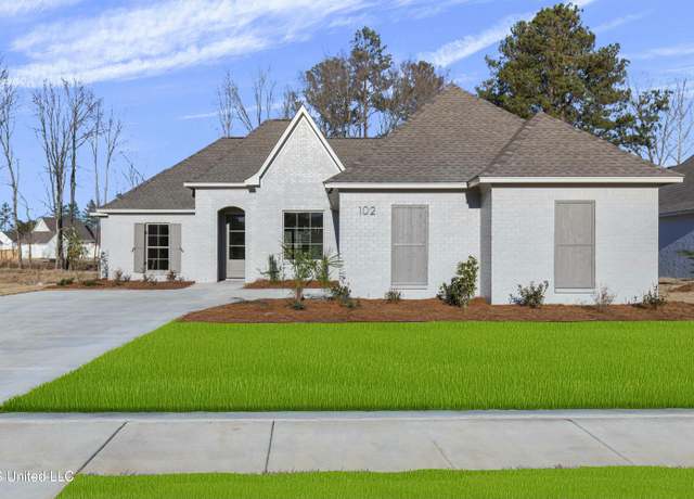 Property at 102 Hutto Ln, Madison, MS 39110, 3 beds, 2.5 baths