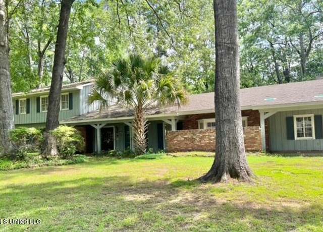 Property at 5316 Kaywood Dr, Jackson, MS 39211, 8 beds, 6 baths