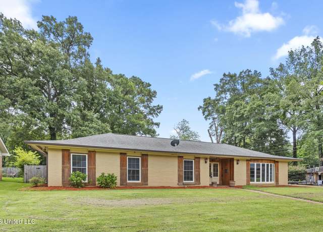 Property at 5525 Meadow Oaks Park Dr, Jackson, MS 39211, 4 beds, 2.5 baths