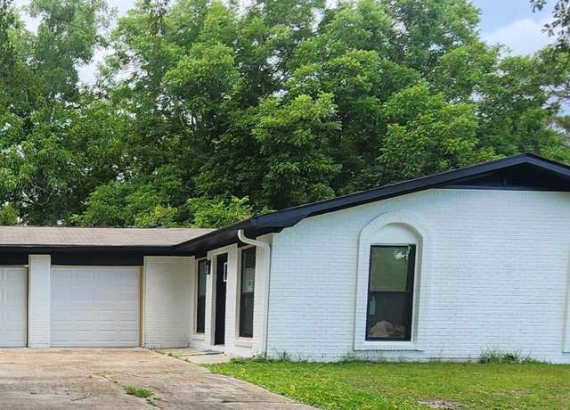 Property at 2020 University St, Gautier, MS 39553, 3 beds, 1.5 baths