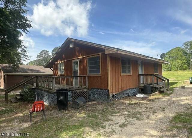 Property at 221 N West St, Mendenhall, MS 39114, 2 beds, 1 bath